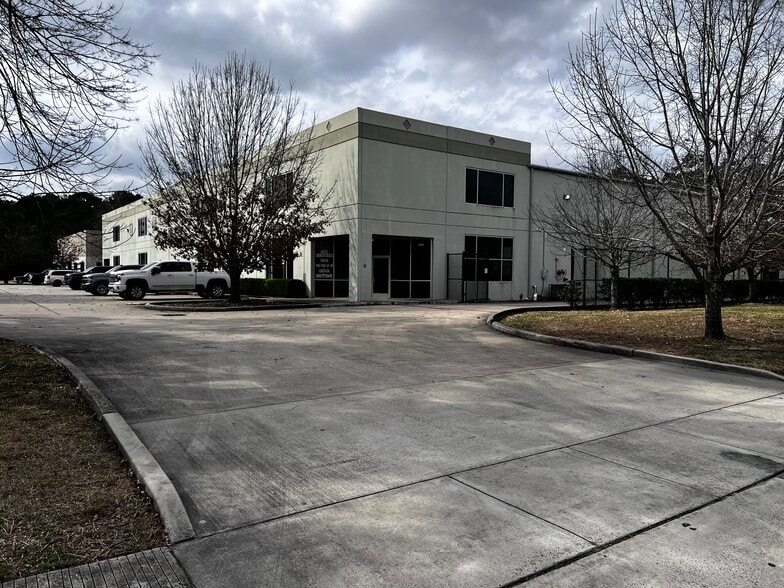 More Photos Of 4553 Aldine Bender Rd, Houston Warehouse For Lease