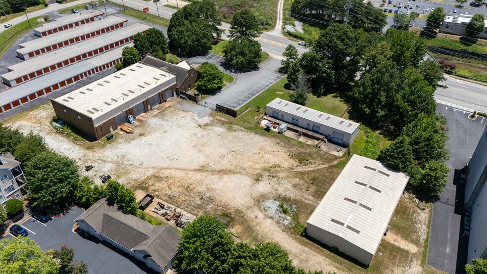 More Photos Of 2920 N Decatur Rd, Decatur Distribution For Sale
