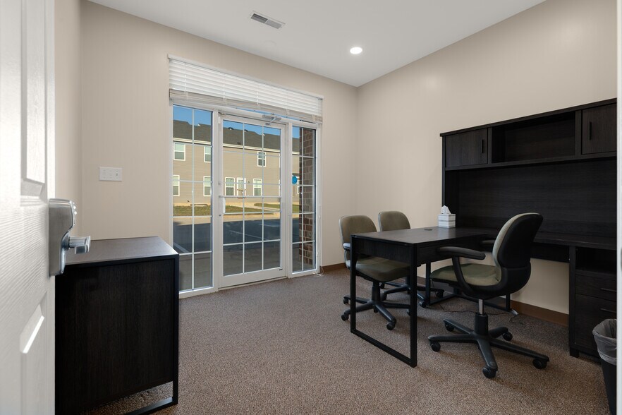 More Photos Of 22 Richmond Center Ct, Saint Peters Coworking Space