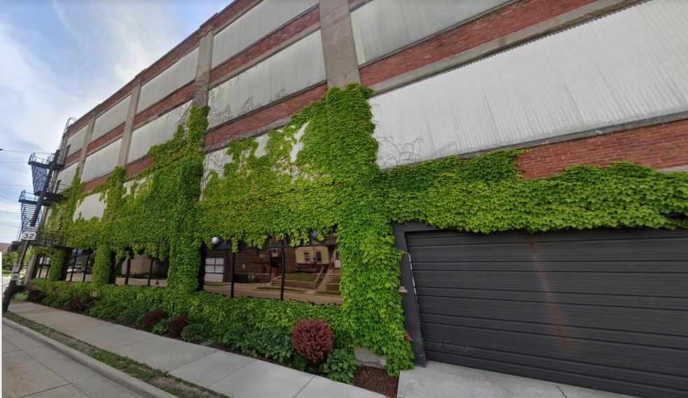 More Photos Of 1101 Mound Ave, Racine Warehouse For Lease