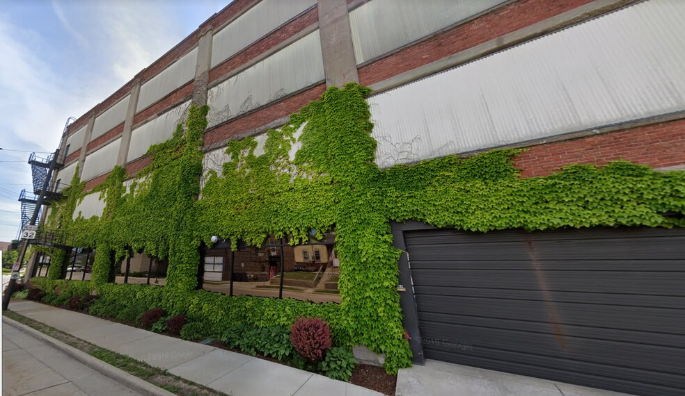 More Photos Of 1101 Mound Ave, Racine Warehouse For Sale