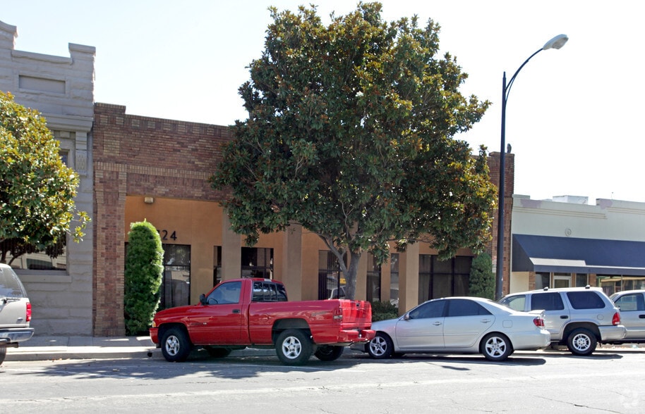 Primary Photo Of 724 10th St, Modesto Office For Lease