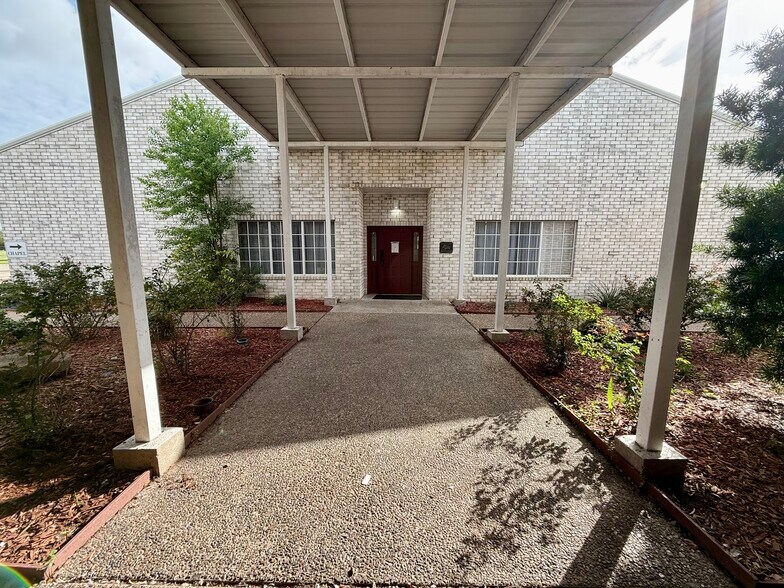 More Photos Of 3442 Holly Rd, Corpus Christi Storefront For Sale