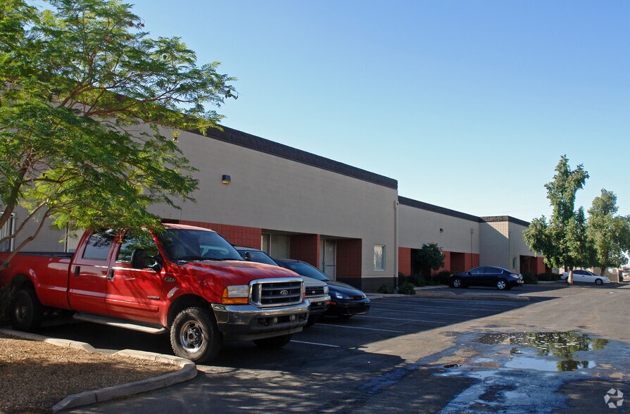 Primary Photo Of 7619 N 67th Ave, Glendale Warehouse For Lease