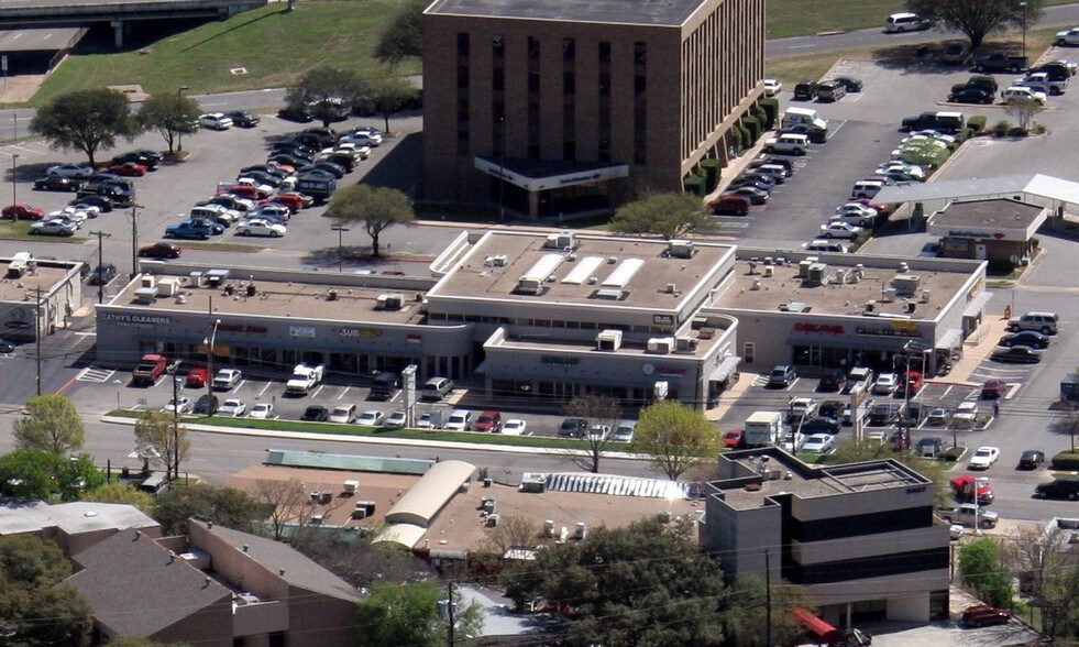 More Photos Of 5501-5517 Balcones Dr, Austin Unknown For Lease