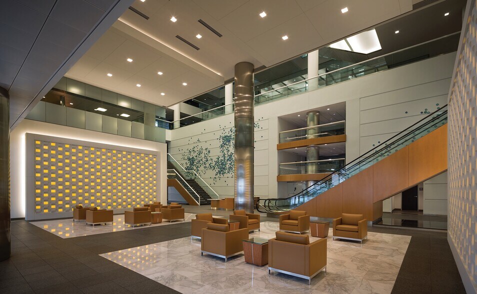 More Photos Of 20 Greenway Plz, Houston Office For Lease