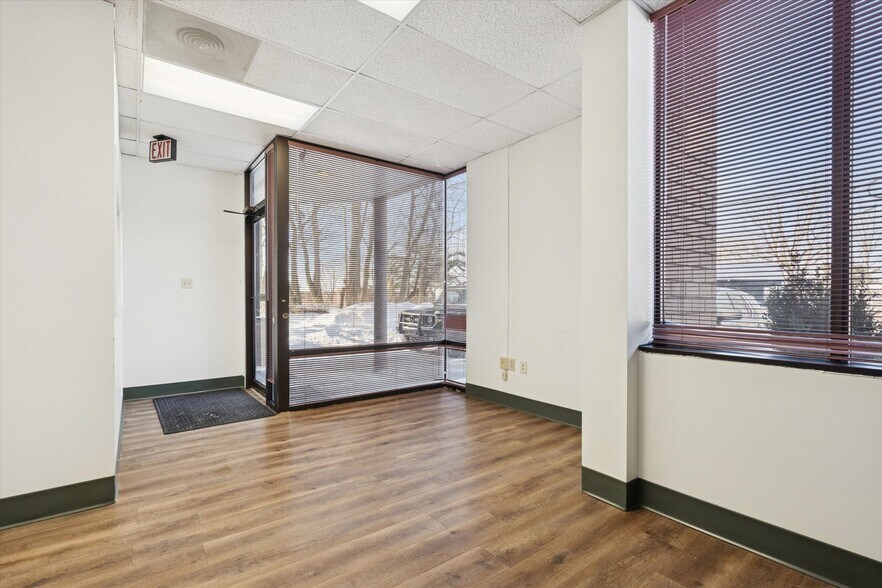 More Photos Of 10501 Academy Rd, Philadelphia Medical For Sale