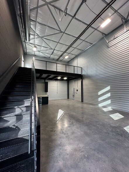 More Photos Of 529 SH 46 E, Boerne Warehouse For Sale