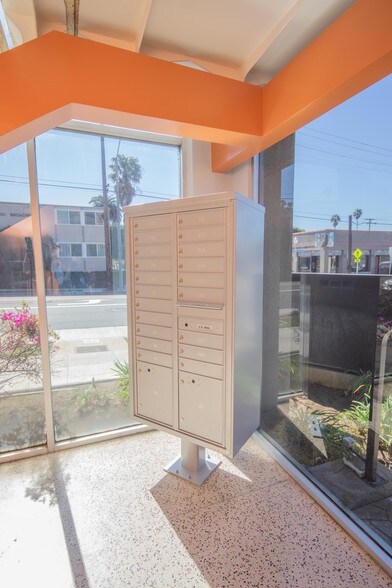 More Photos Of 4105 E Broadway, Long Beach Office For Lease