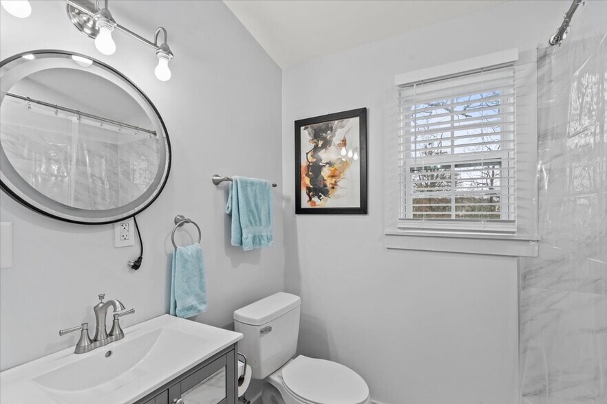 More Photos Of 9142 Railroad Ave, Olive Branch Office Residential For Sale