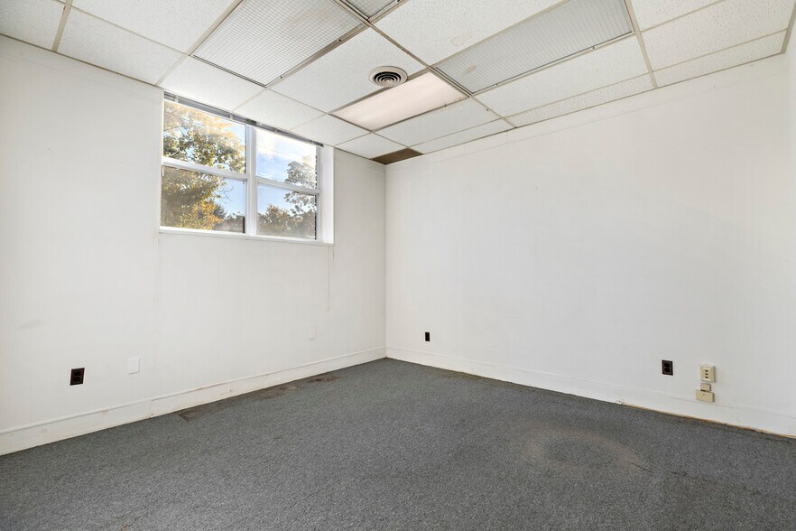 More Photos Of 22 E Westfield Ave, Roselle Park Apartments For Lease