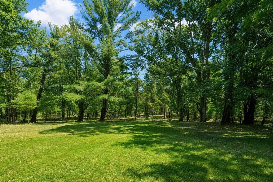 More Photos Of 1112 2nd Street, Pentwater Land For Sale