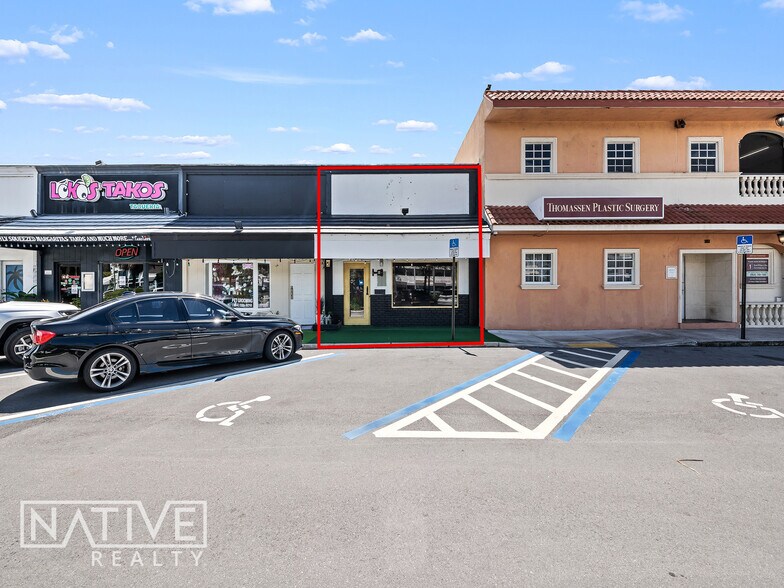 Primary Photo Of 2822 E Commercial Blvd, Fort Lauderdale Restaurant For Lease