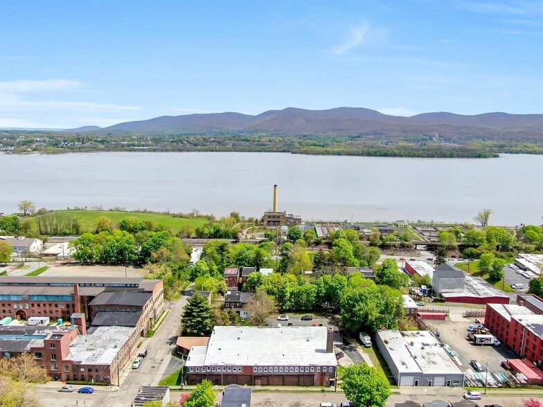 More Photos Of 24 Johnes St, Newburgh Light Manufacturing For Lease