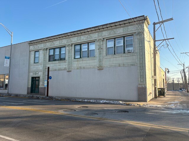 More Photos Of 13102 S Western Ave, Blue Island Apartments For Lease