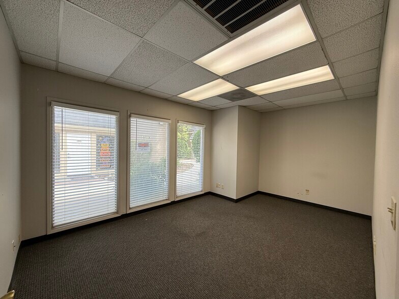 More Photos Of 2130 N Winery Ave, Fresno Office For Lease