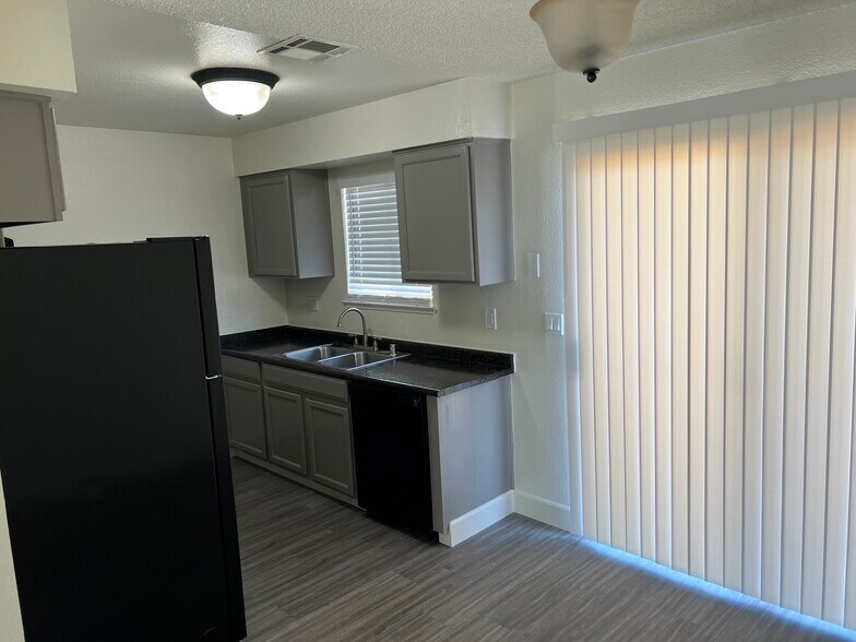More Photos Of 5145 E Lane Ave, Fresno Apartments For Sale