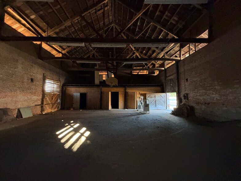 More Photos Of 300 S Randolph Ave, Eufaula Industrial For Sale