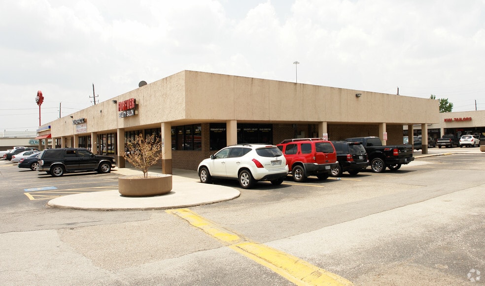 More Photos Of 25192 Interstate 45, Spring Unknown For Lease