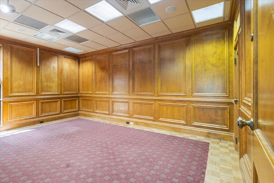 More Photos Of 9846 State Highway 31 E, Tyler Medical For Sale