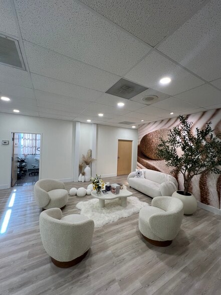More Photos Of 11808 Kingston Pike, Knoxville Medical For Sale