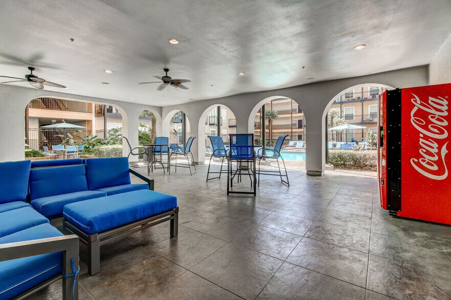 More Photos Of 1420 Annunciation St, New Orleans Apartments For Lease
