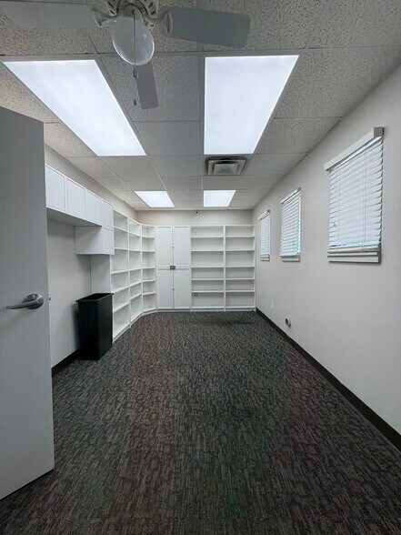 More Photos Of 1140 Independence Ave, Marion Medical For Lease