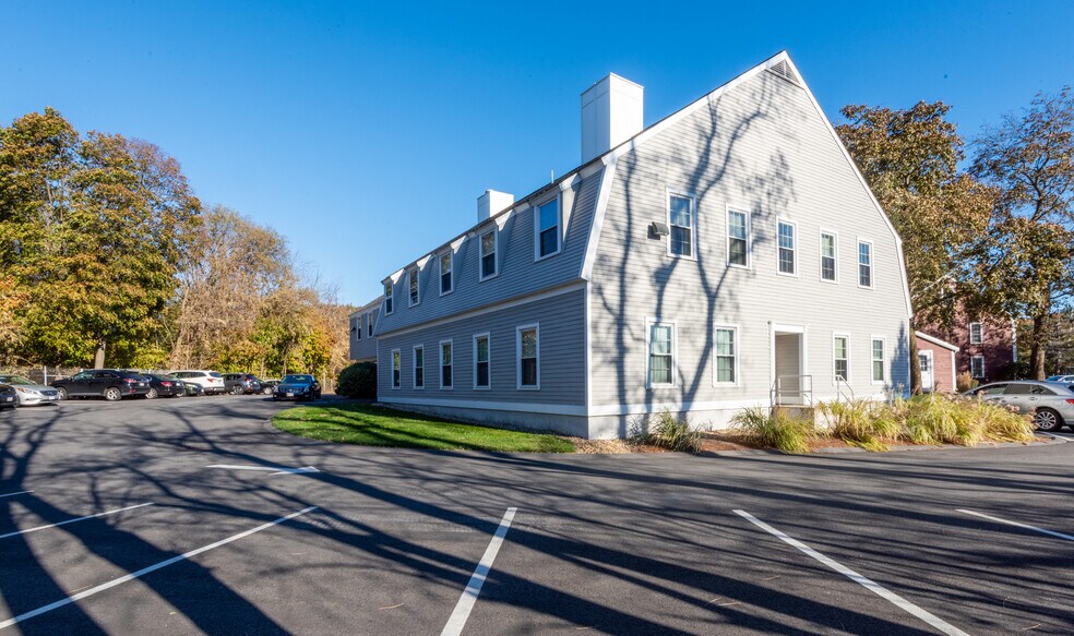 More Photos Of 40 Salem St, Lynnfield Office For Lease