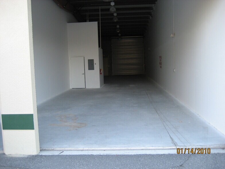 More Photos Of 25551 Technology Blvd, Punta Gorda Warehouse For Lease