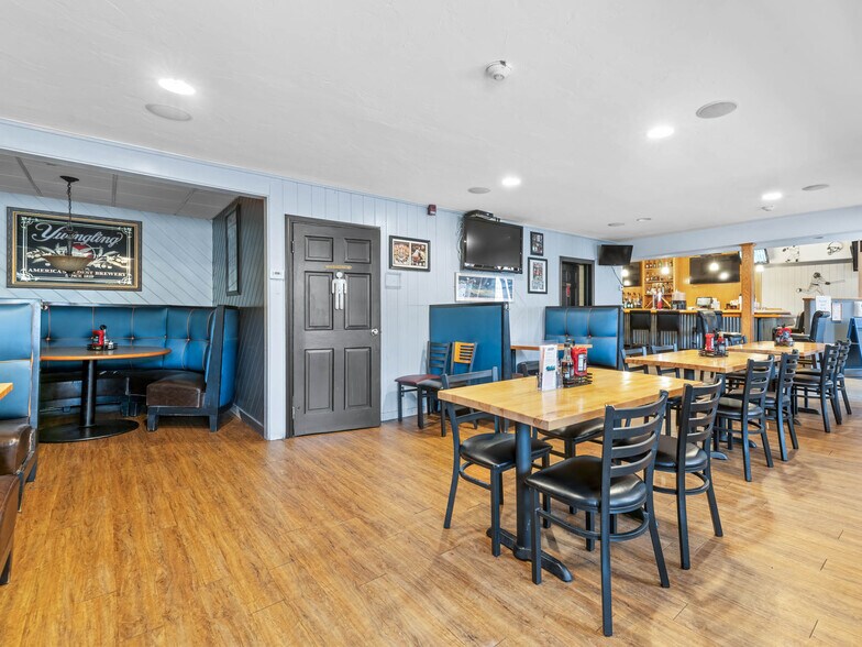 More Photos Of 176 Columbus Ave, Pawtucket General Retail For Sale