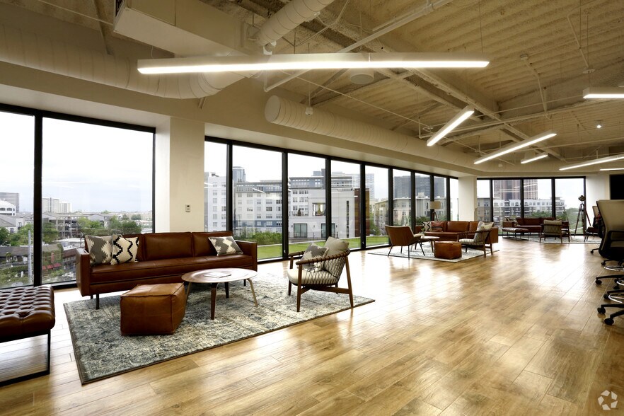 More Photos Of 3232 McKinney Ave, Dallas Office For Lease