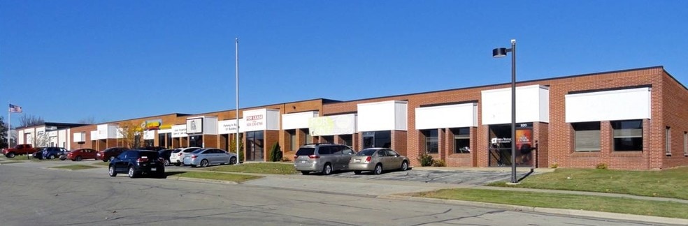 More Photos Of 920-930 Oak St, De Pere General Retail For Lease