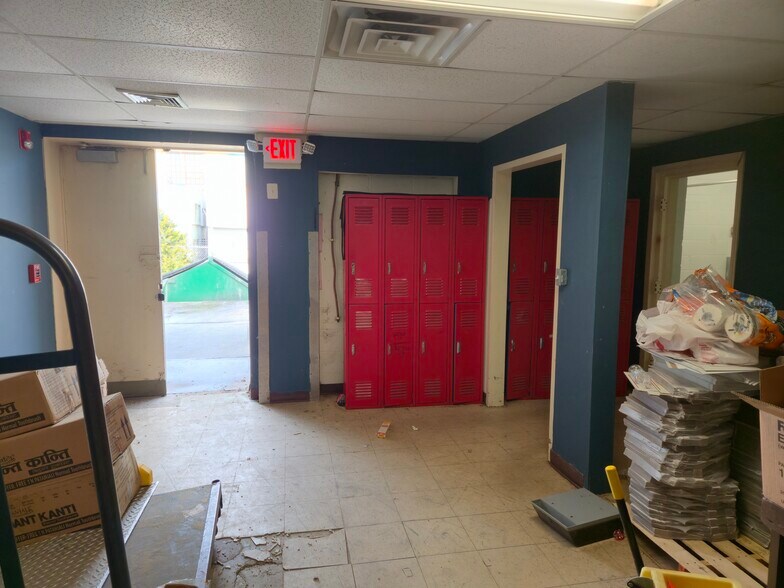 More Photos Of 43 E Bridge St, Spring City Unknown For Lease