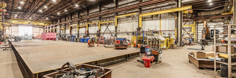 More Photos Of 1350 Rue Grande Allée, Terrebonne Manufacturing For Sale