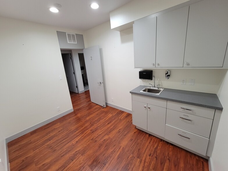 More Photos Of 3231 Waring Ct, Oceanside Medical For Sale