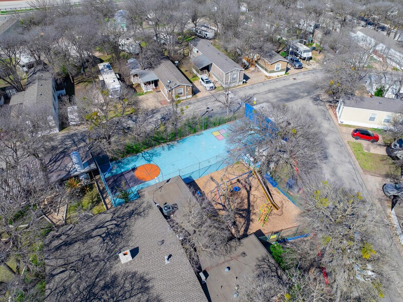 More Photos Of 7901 E Ben White Blvd, Austin Manufactured Housing Mobile Home Park For Sale