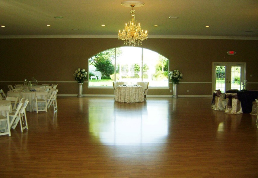 More Photos Of 17011 Steinhagen Rd, Cypress Lodge Meeting Hall For Sale