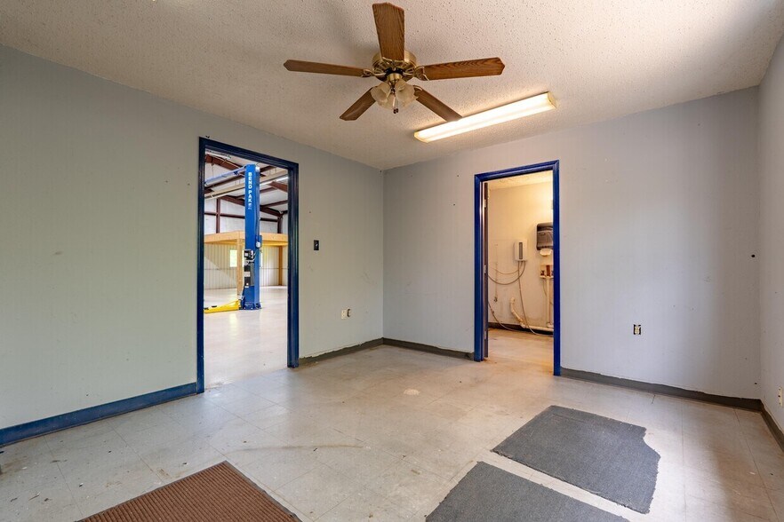 More Photos Of 414 Highway 42, Osage Beach Flex For Sale