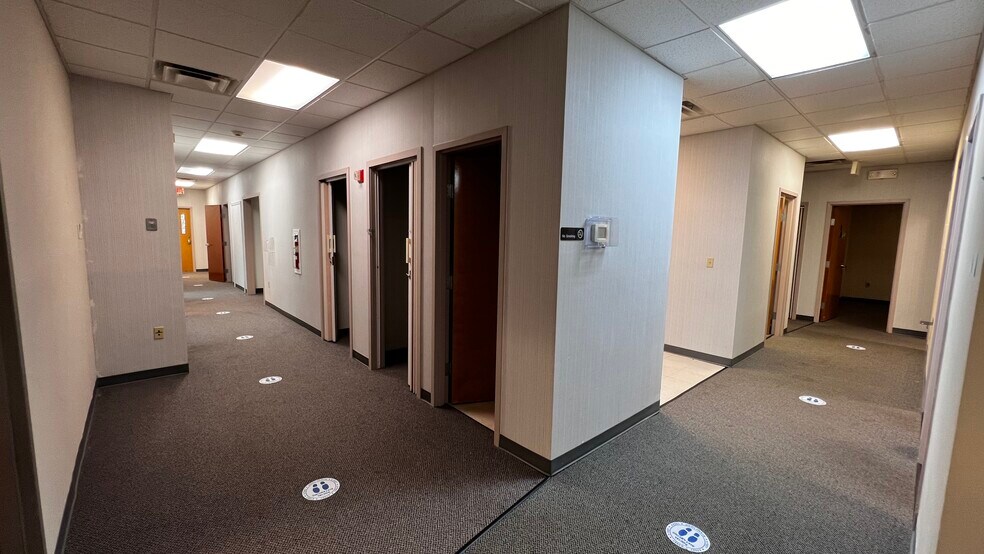 More Photos Of 2100 Ferry St, Easton Medical For Lease