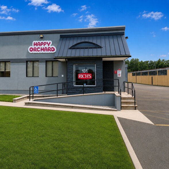 More Photos Of 131 W Commercial Ave, Moonachie Warehouse For Lease