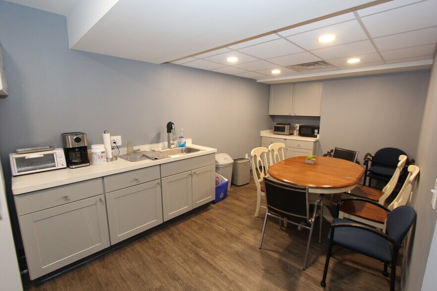 More Photos Of 1225 Atlantic Ave, Rochester Office For Lease