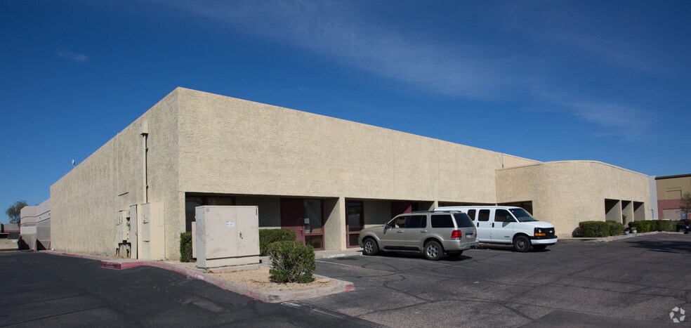 More Photos Of 7750 E Gelding Dr, Scottsdale Warehouse For Lease