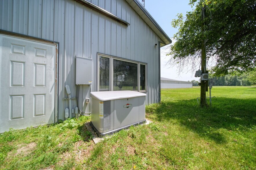 More Photos Of 15379 Howard Rd, Hanover Flex For Sale