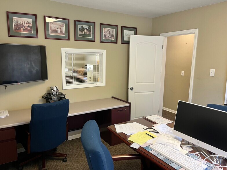 More Photos Of 4715 Lincolnway East, Mishawaka Office For Sale
