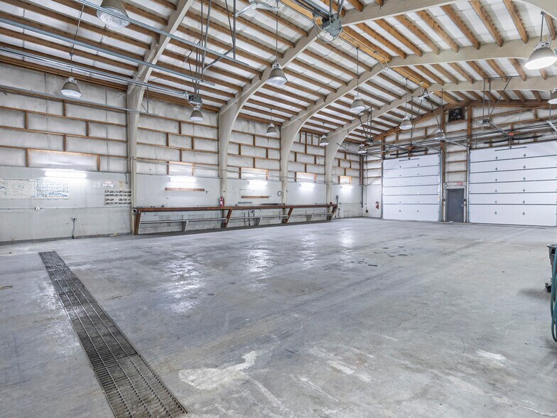More Photos Of 800 Clough Ave, Columbus Service For Lease