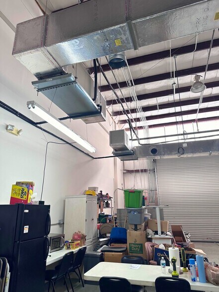 More Photos Of 7182-7208 E 21st St, Sarasota Light Manufacturing For Sale