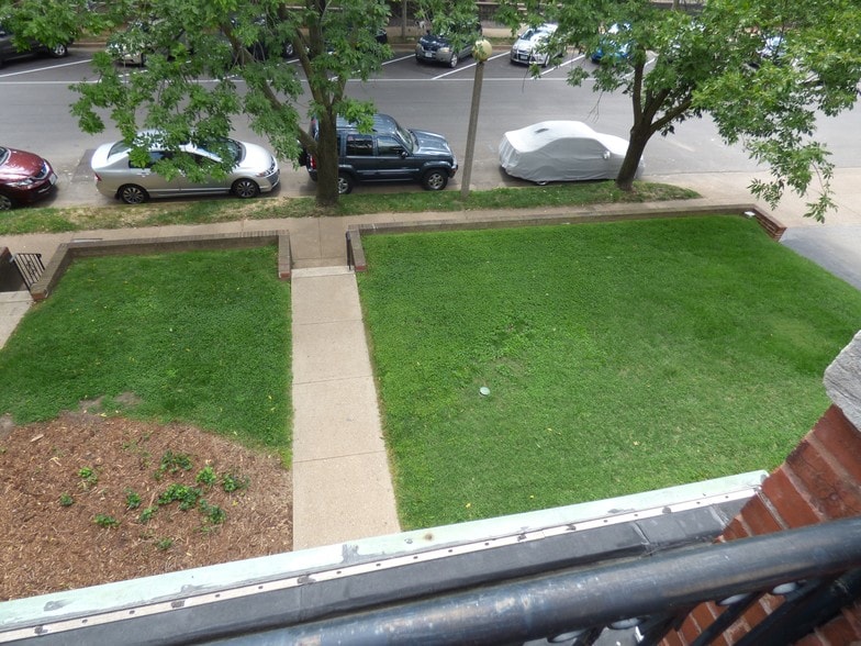 More Photos Of 4501-4509 Laclede Ave, Saint Louis Office For Sale