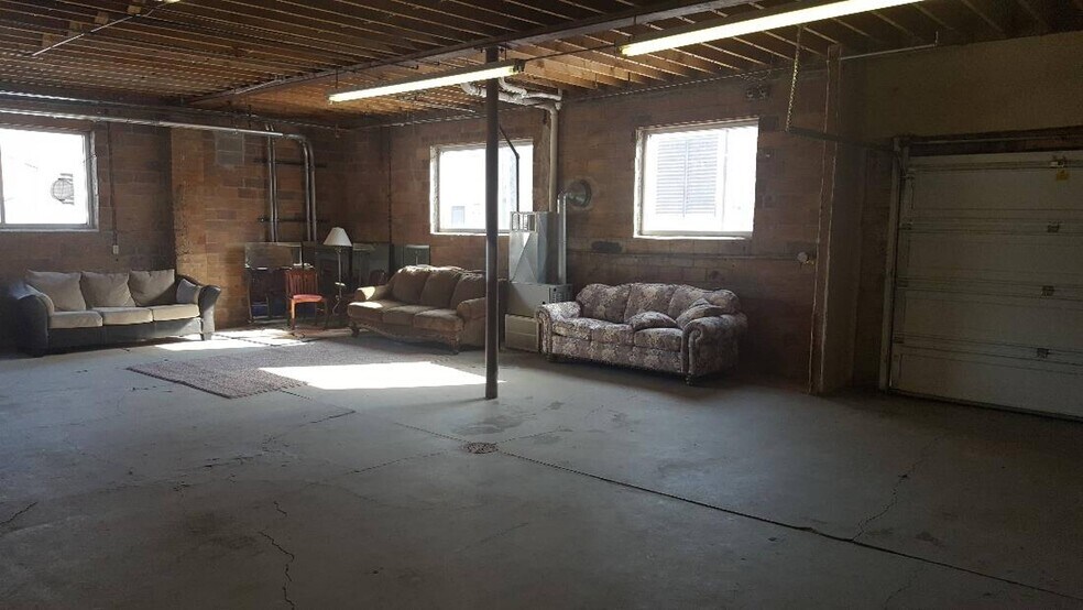 More Photos Of 112 NW 2nd Ave, Mandan Storefront Retail Residential For Lease