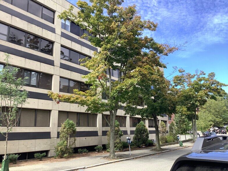 More Photos Of 1842 Beacon St, Brookline Medical For Sale