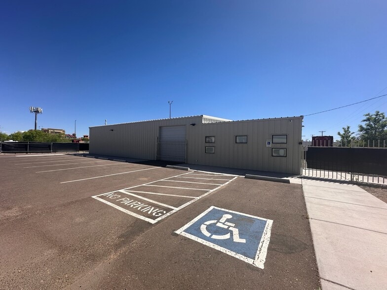 Primary Photo Of 6119 Hanover Rd NW, Albuquerque Manufacturing For Sale